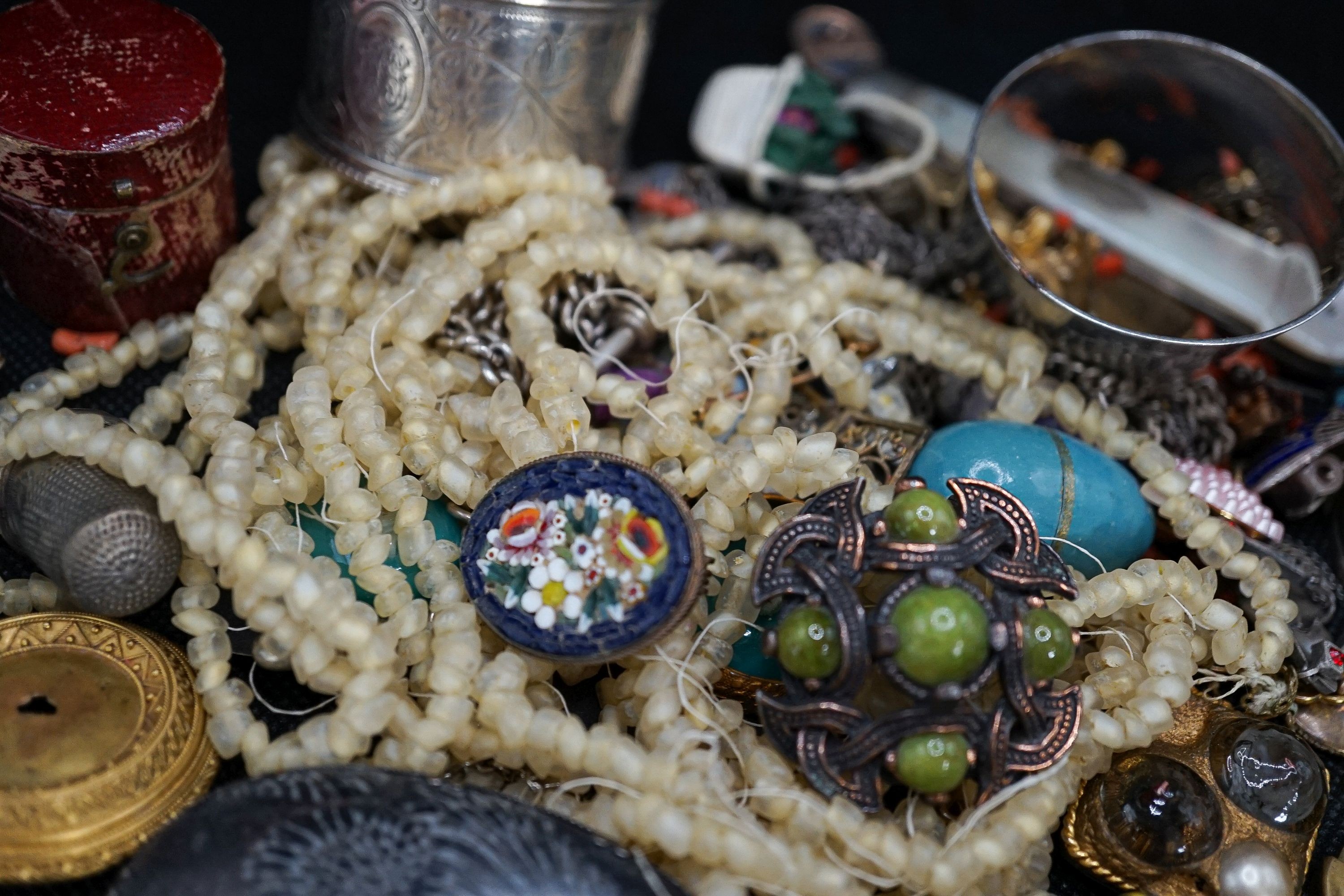 A group of mostly antique minor and costume jewellery